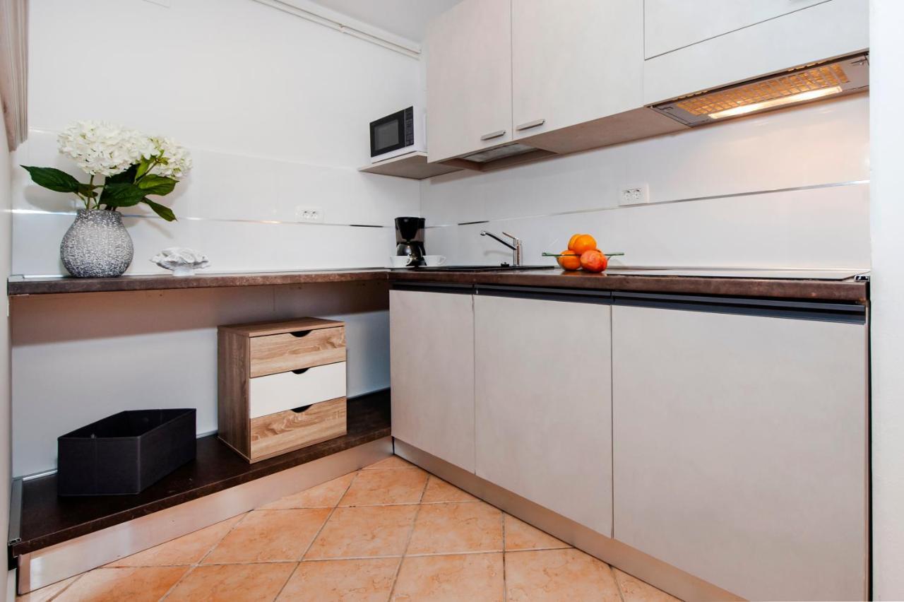 Cerin Apartment Rovinj Exteriör bild